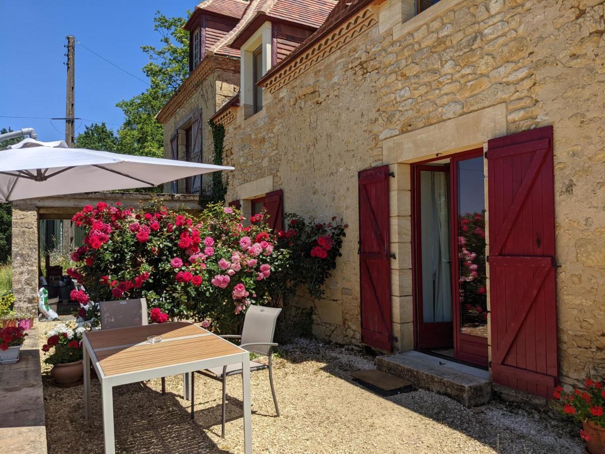 Domaine De Fleurie Bed & Breakfast Tursac Exterior photo