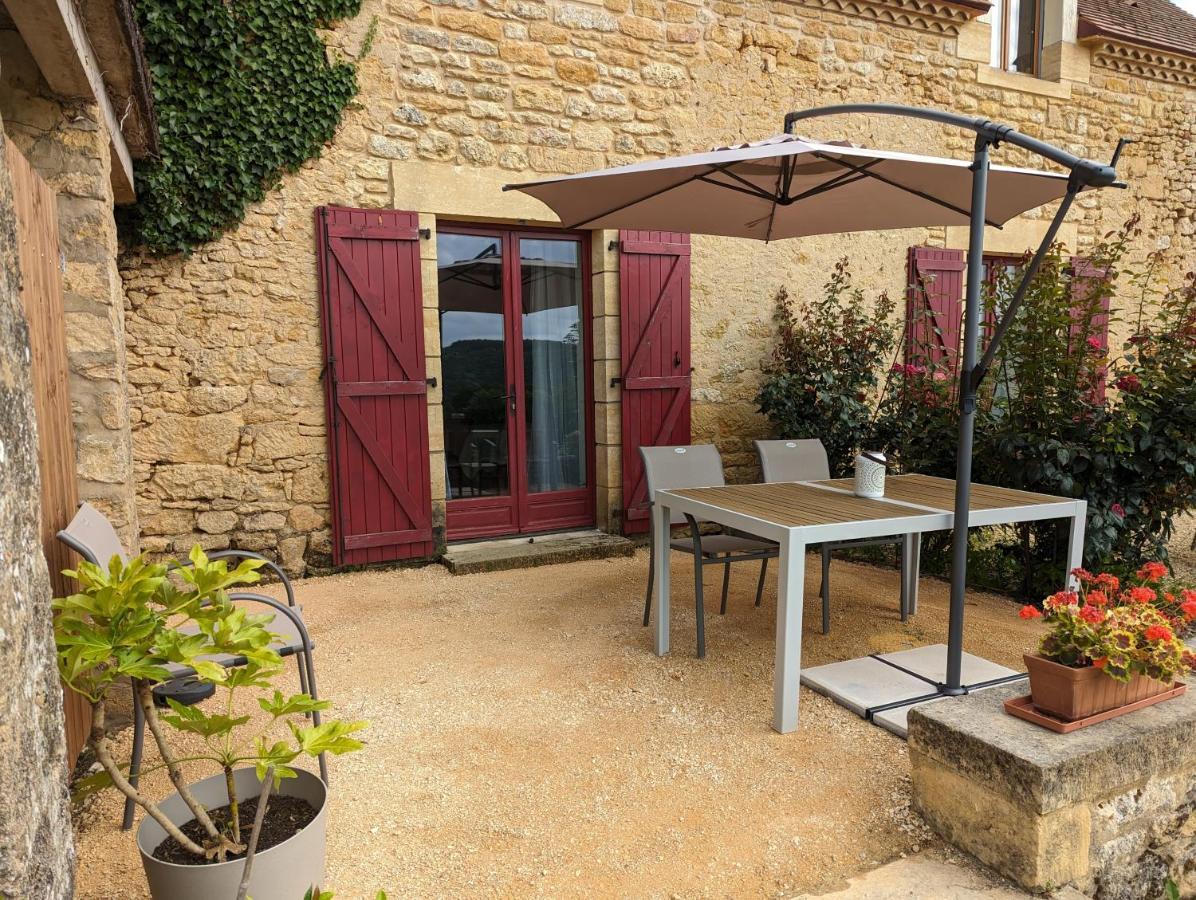 Domaine De Fleurie Bed & Breakfast Tursac Exterior photo